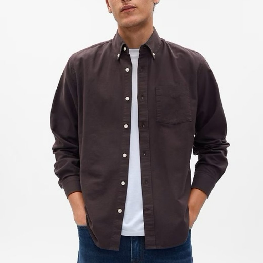 GAP Classic Oxford Shirt in Standard Fit, Deep Grape, Men's Size M